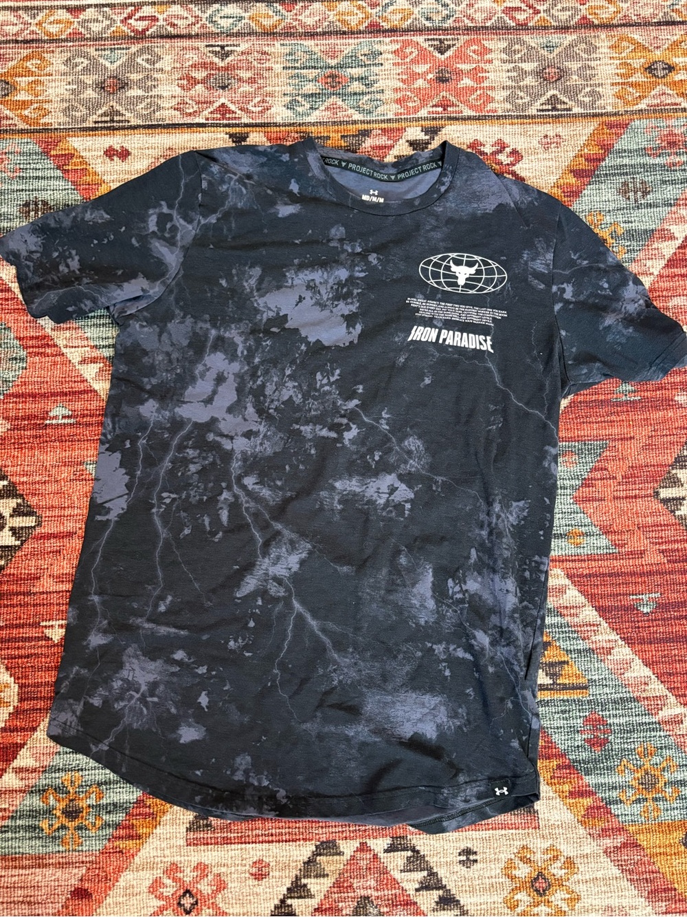 Men’s medium under armour project rock Tee